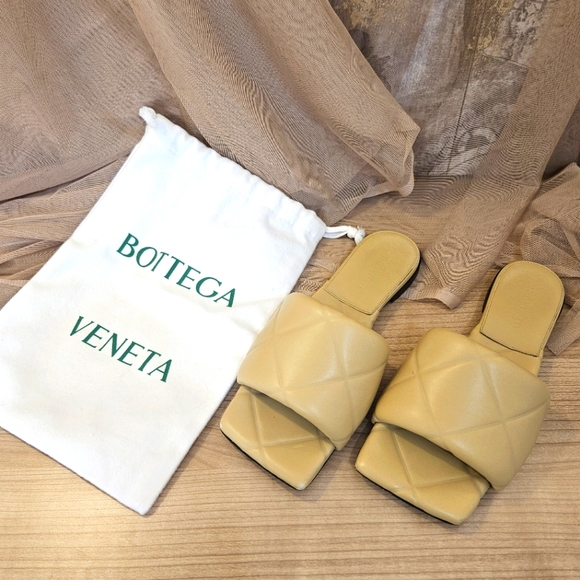 Bottega Veneta Lido Beige Quilted Flats Size 36.5